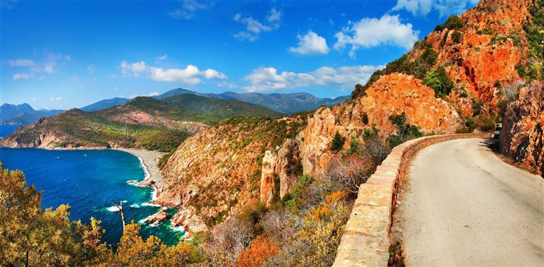 Korsika - ein Gebirge im Meer ©Freesurf/adobestock